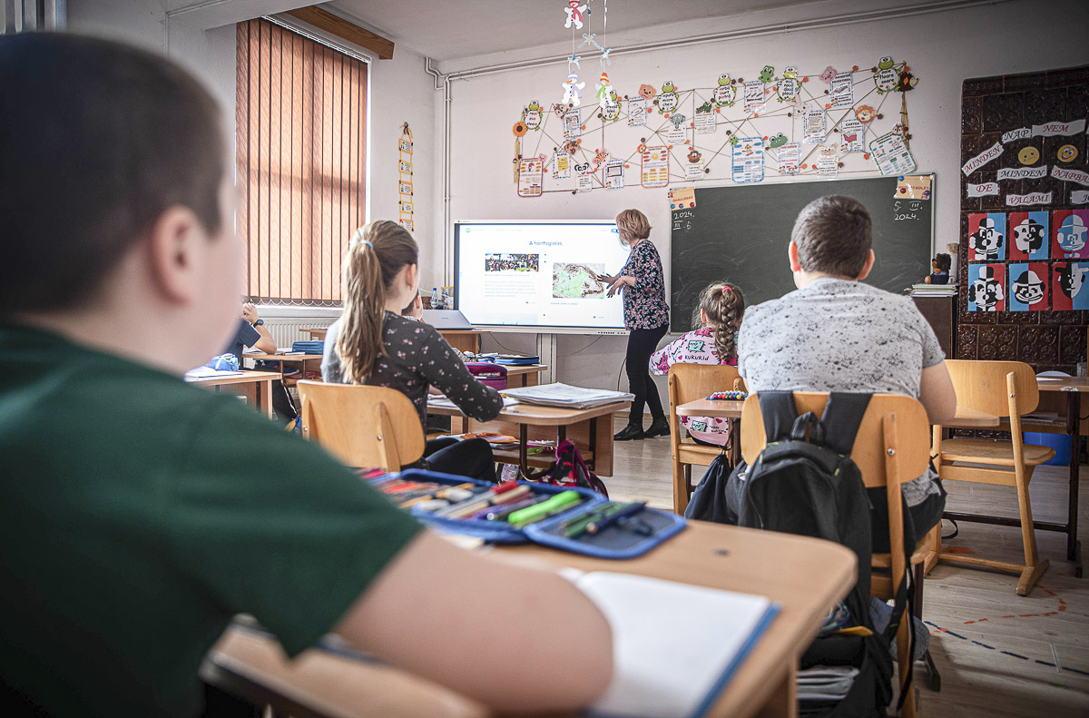 Közvitán az egységes értékelési rendszer
